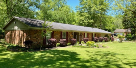 100 Forest Hill Dr, Starkville, MS 39759