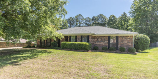 405 E Williamsburg Dr, Starkville, MS 39759